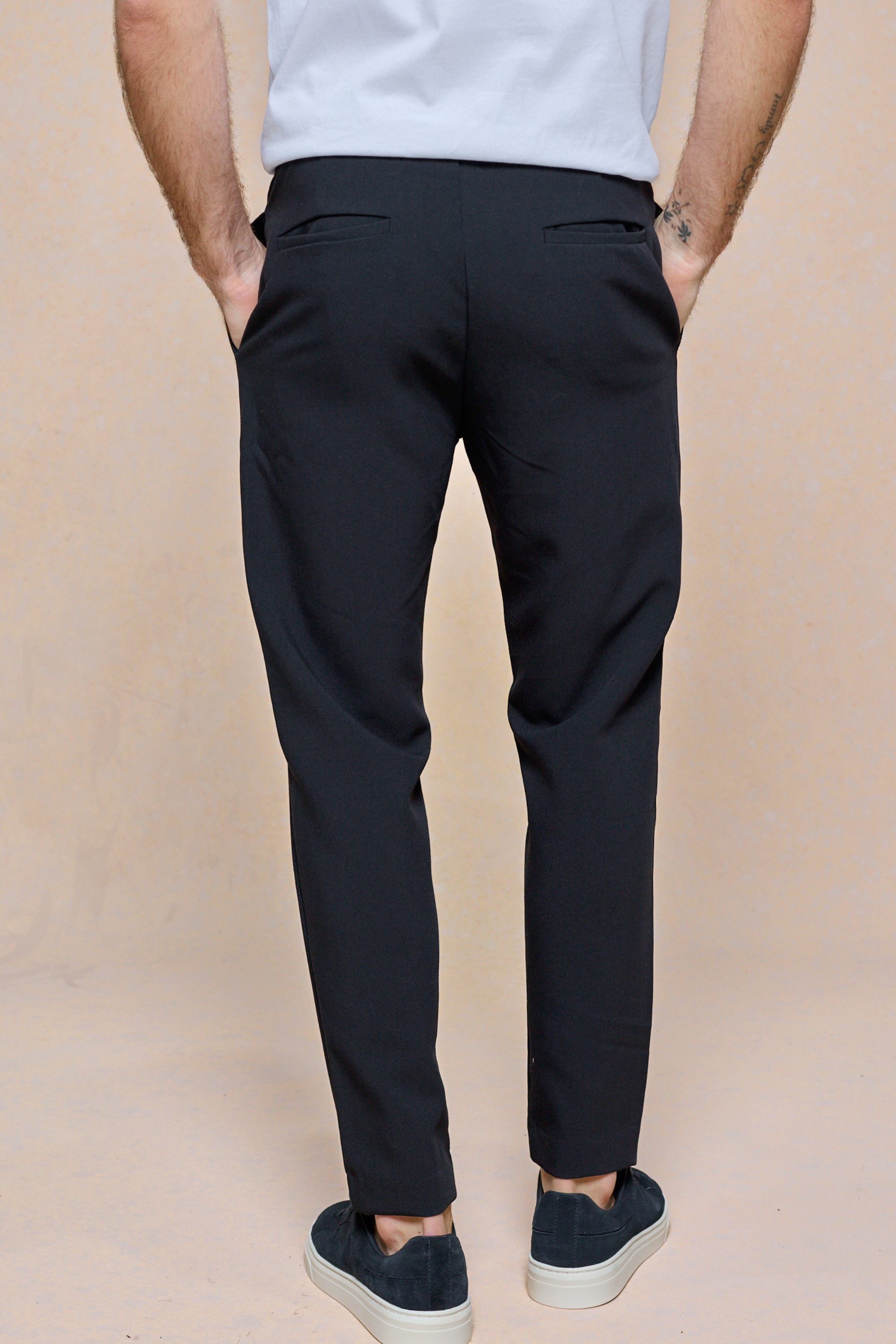 Mateo Tapered Trouser - Black