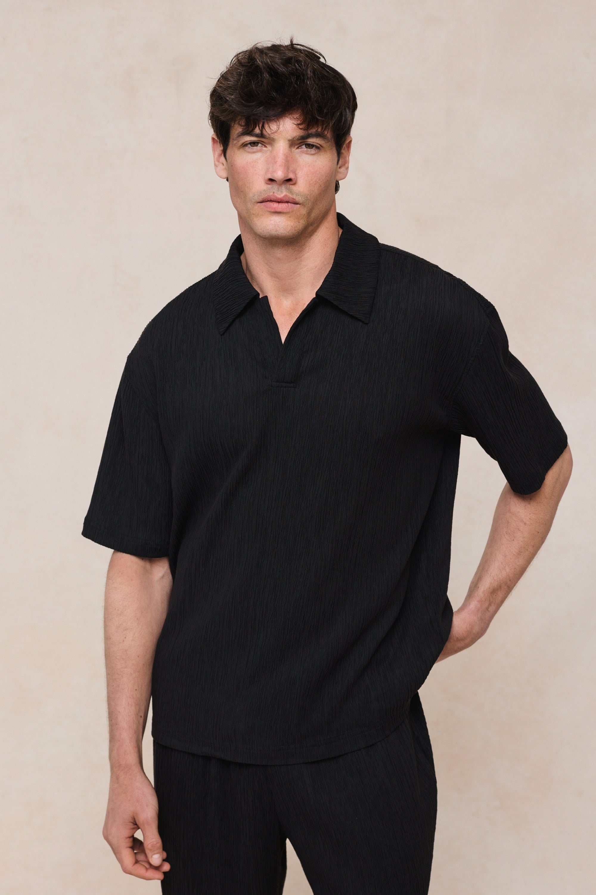 Silvano Crinkled Open Collar Polo - Black