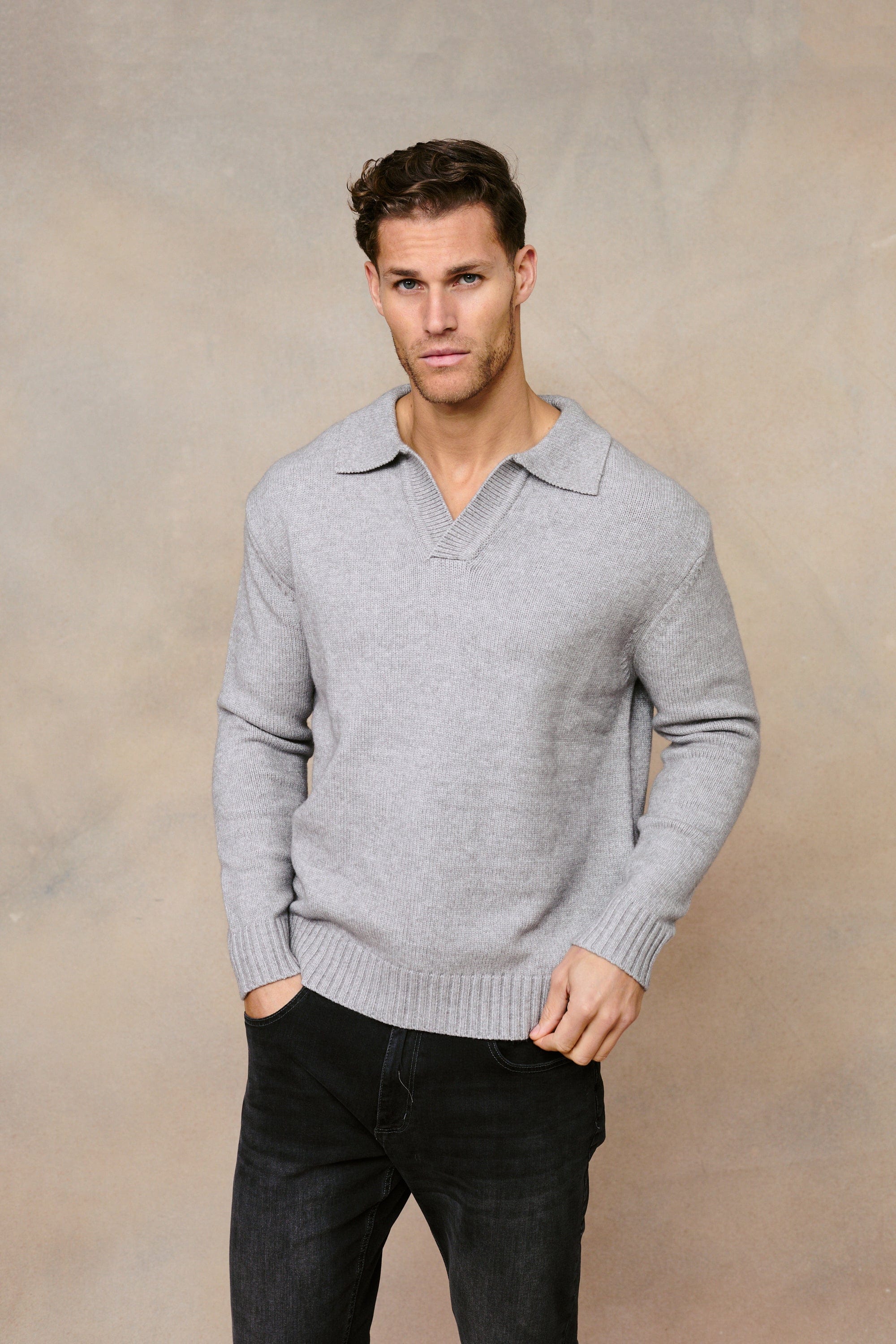 Grobstrickpullover Dylan mit offenem Kragen - Grau meliert