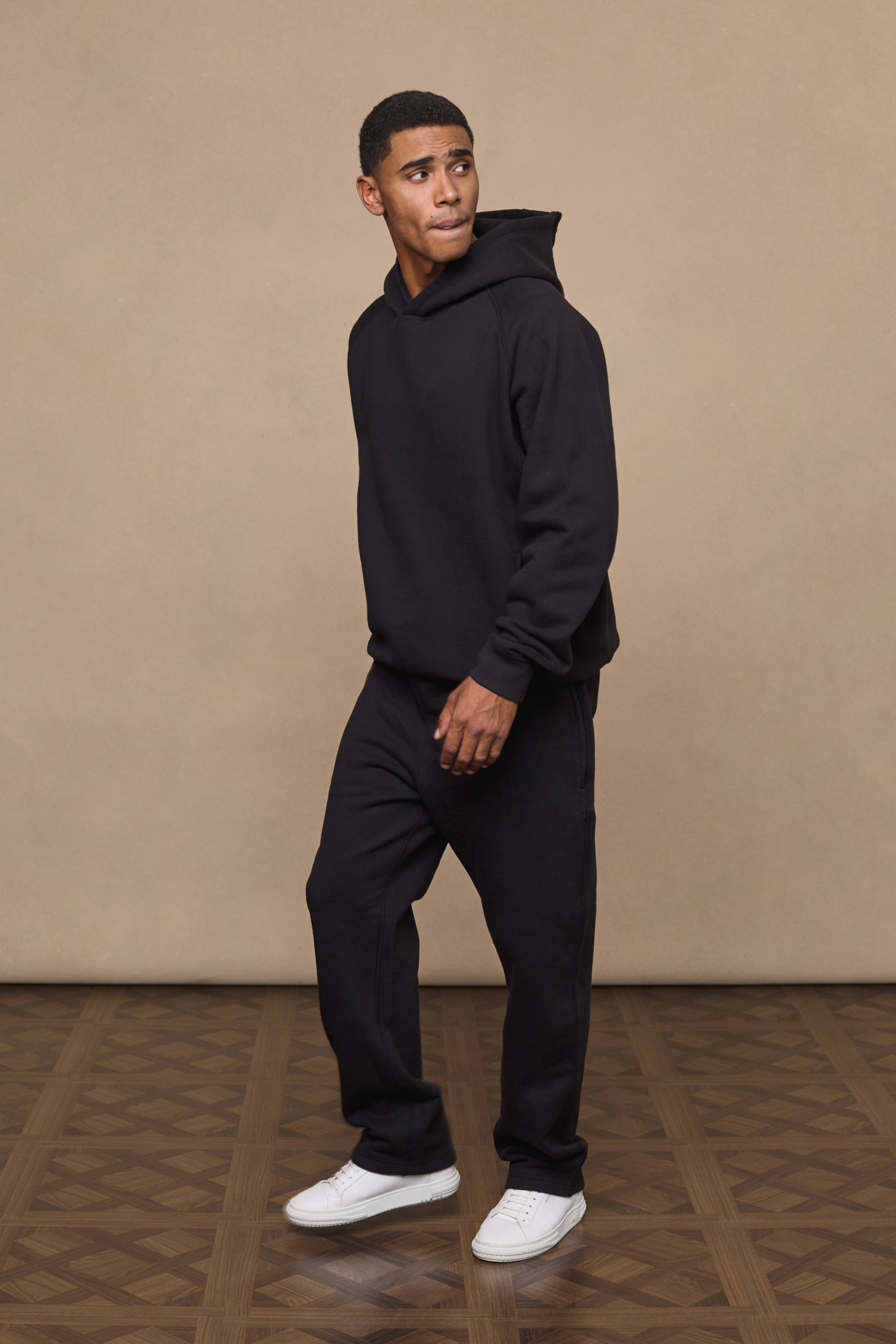 Men’s heavyweight cotton blend joggers in black with straight leg fit by Raith