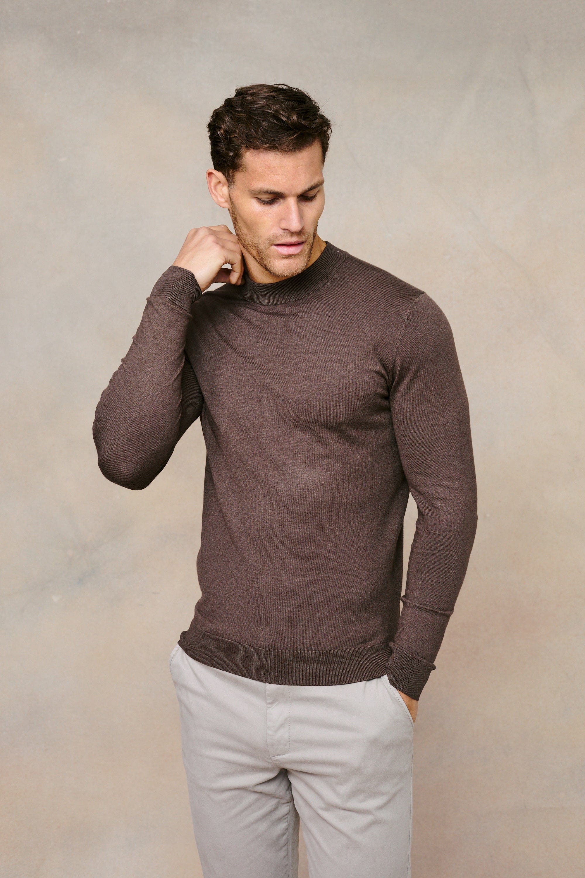 Noah Lightweight Crew Neck Sweater - Brown