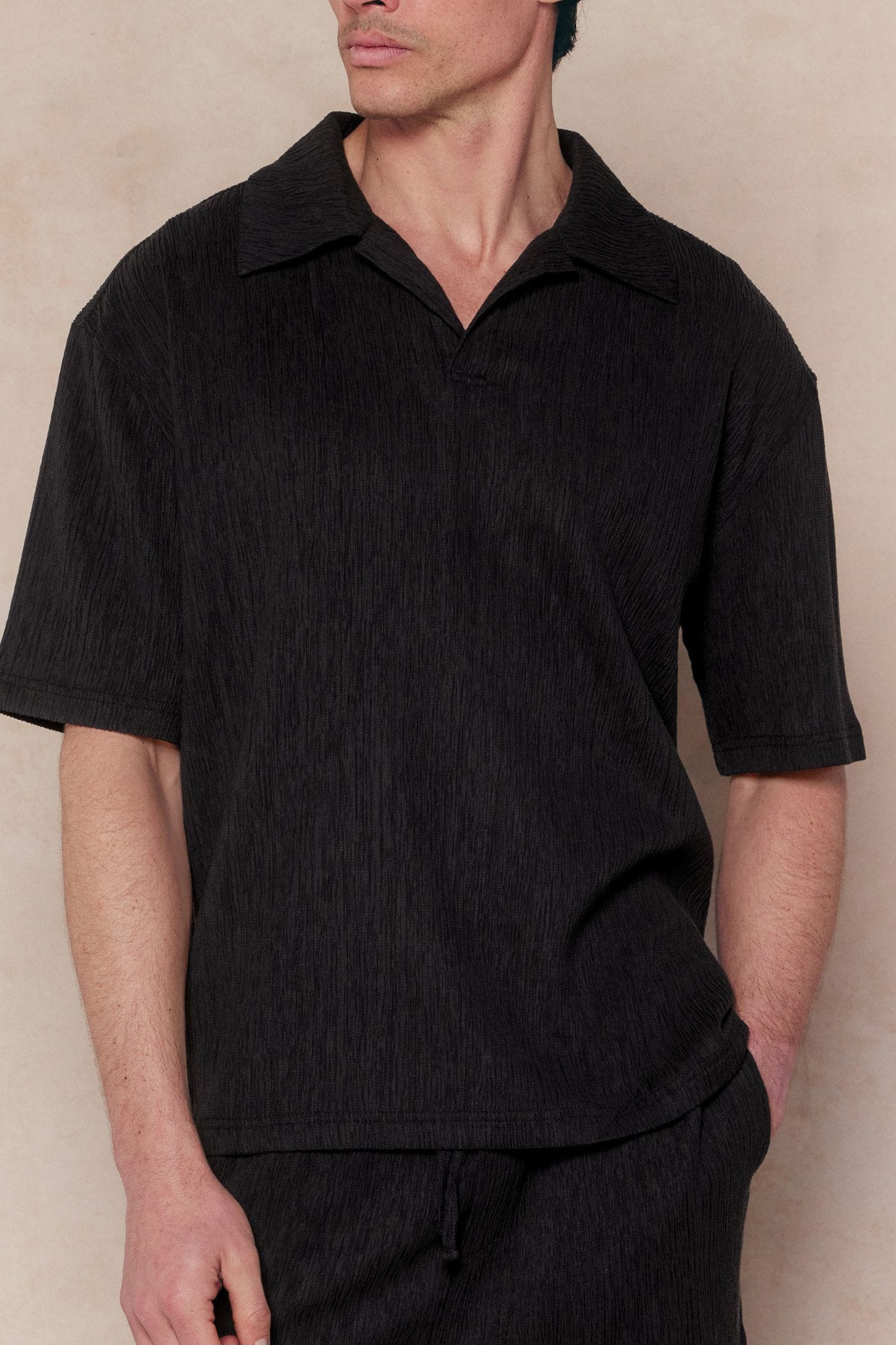 Silvano Crinkled Open Collar Polo - Black