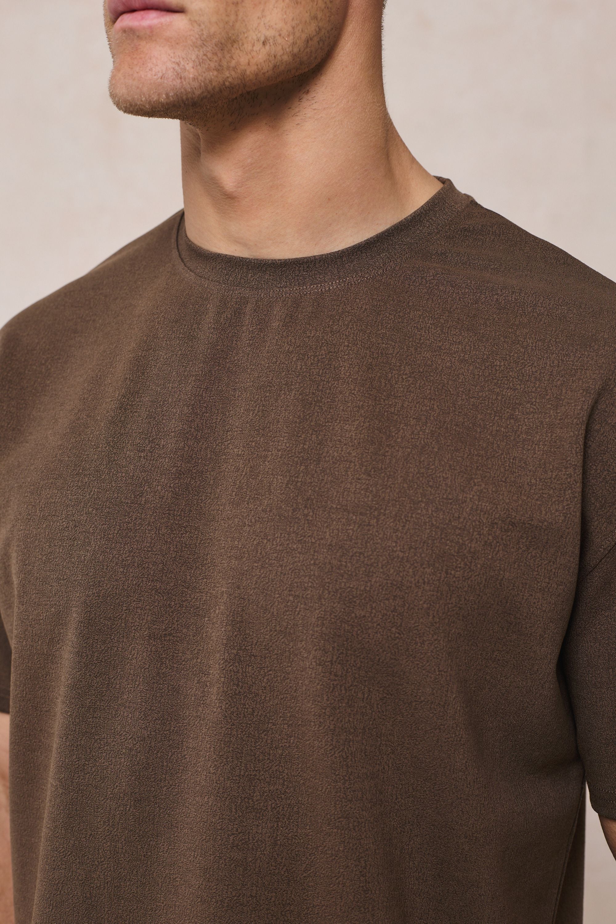 Tomas Crew Neck Textured T-Shirt - Dark Brown