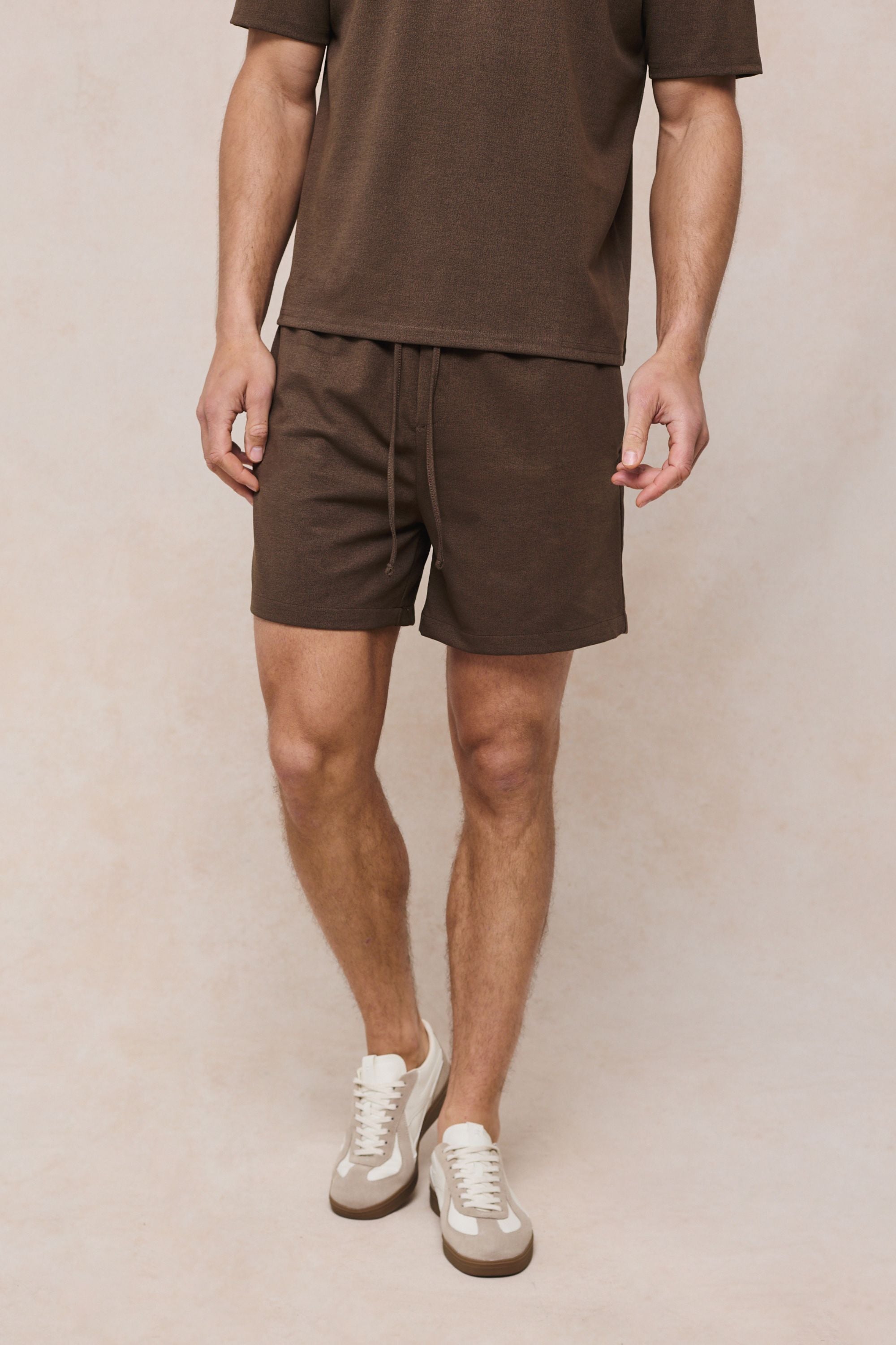 Tomas Elasticated Waist Short - Dark Brown