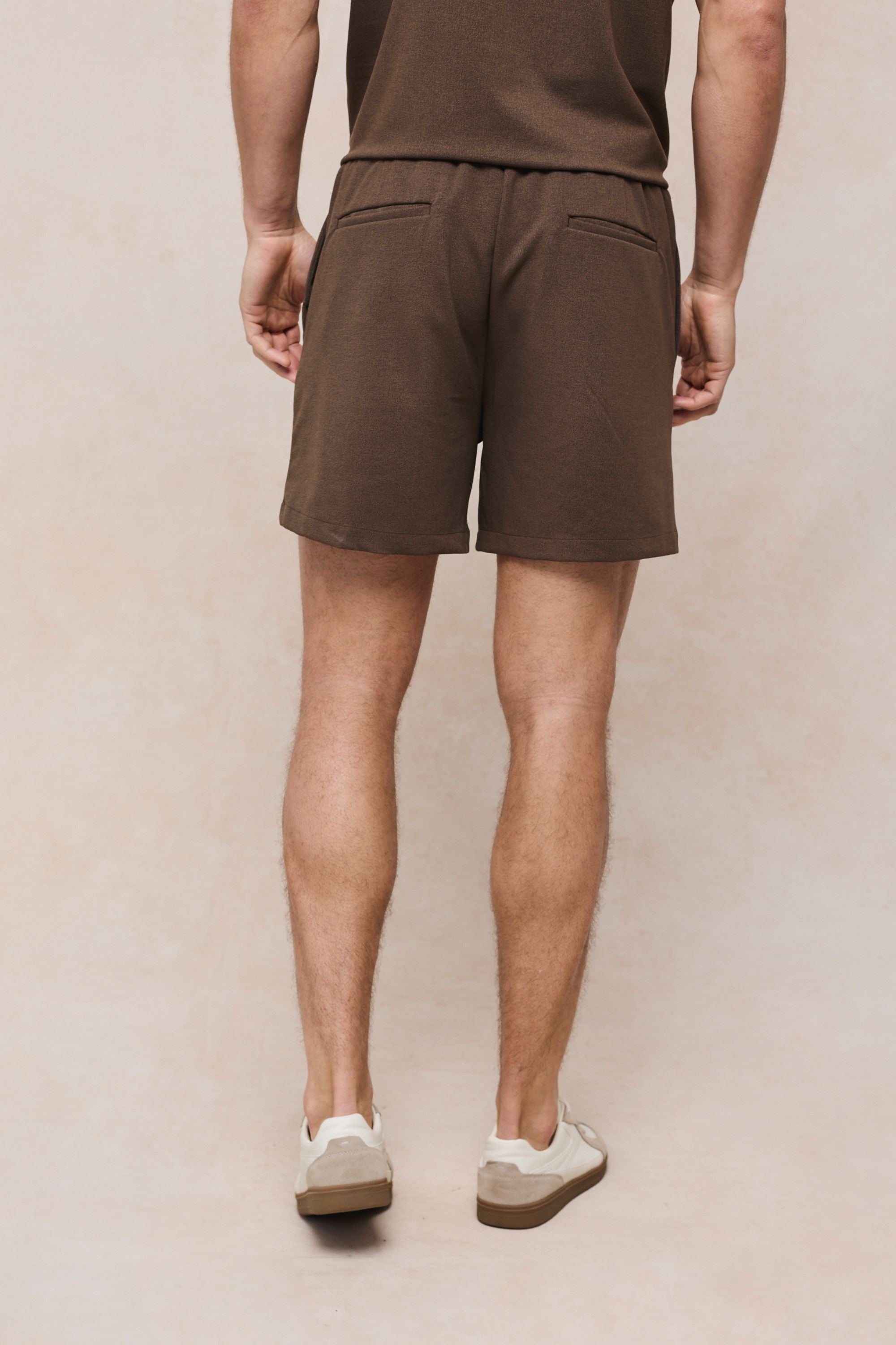 Tomas Elasticated Waist Short - Dark Brown
