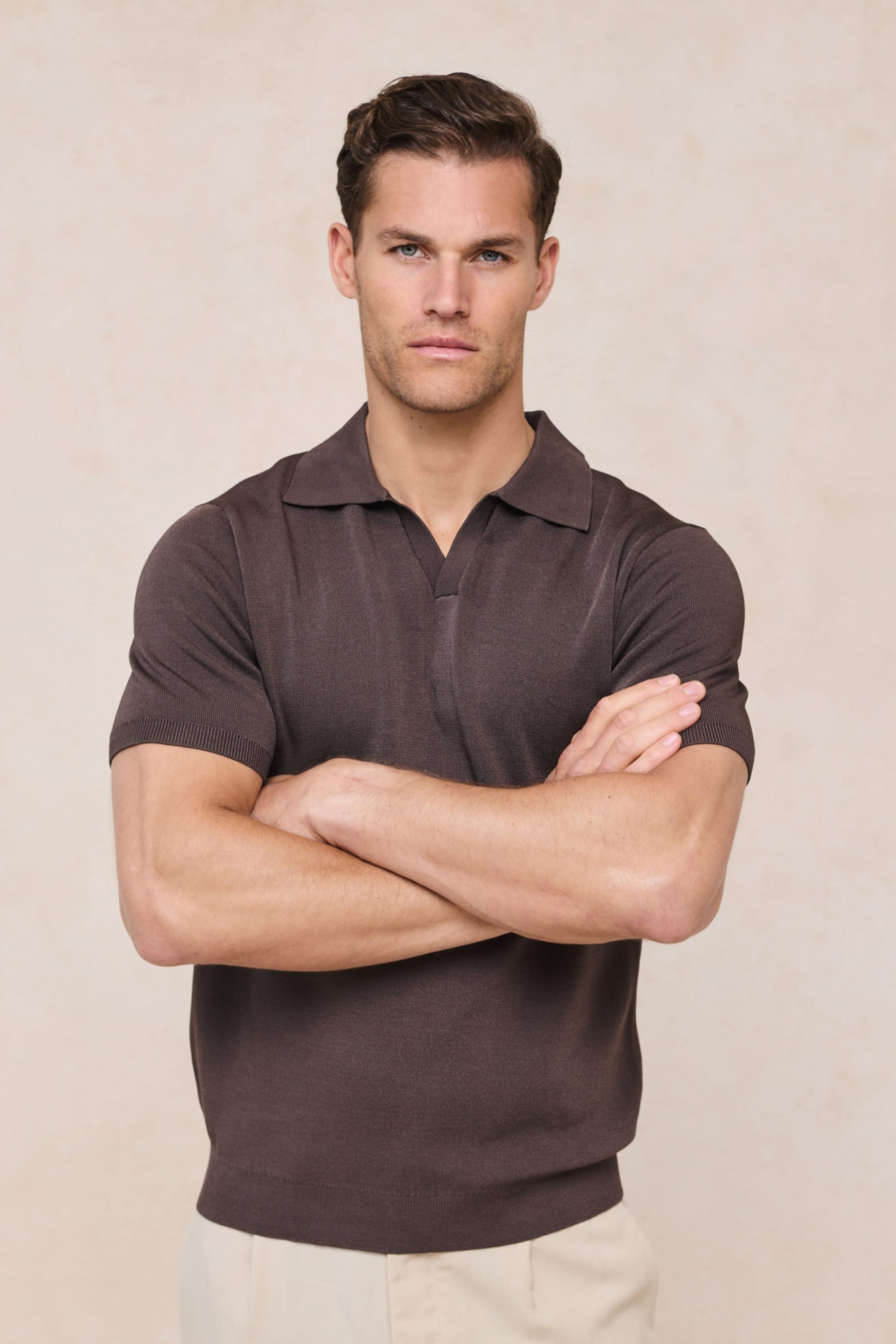 Privida Open Collar Polo - Brown
