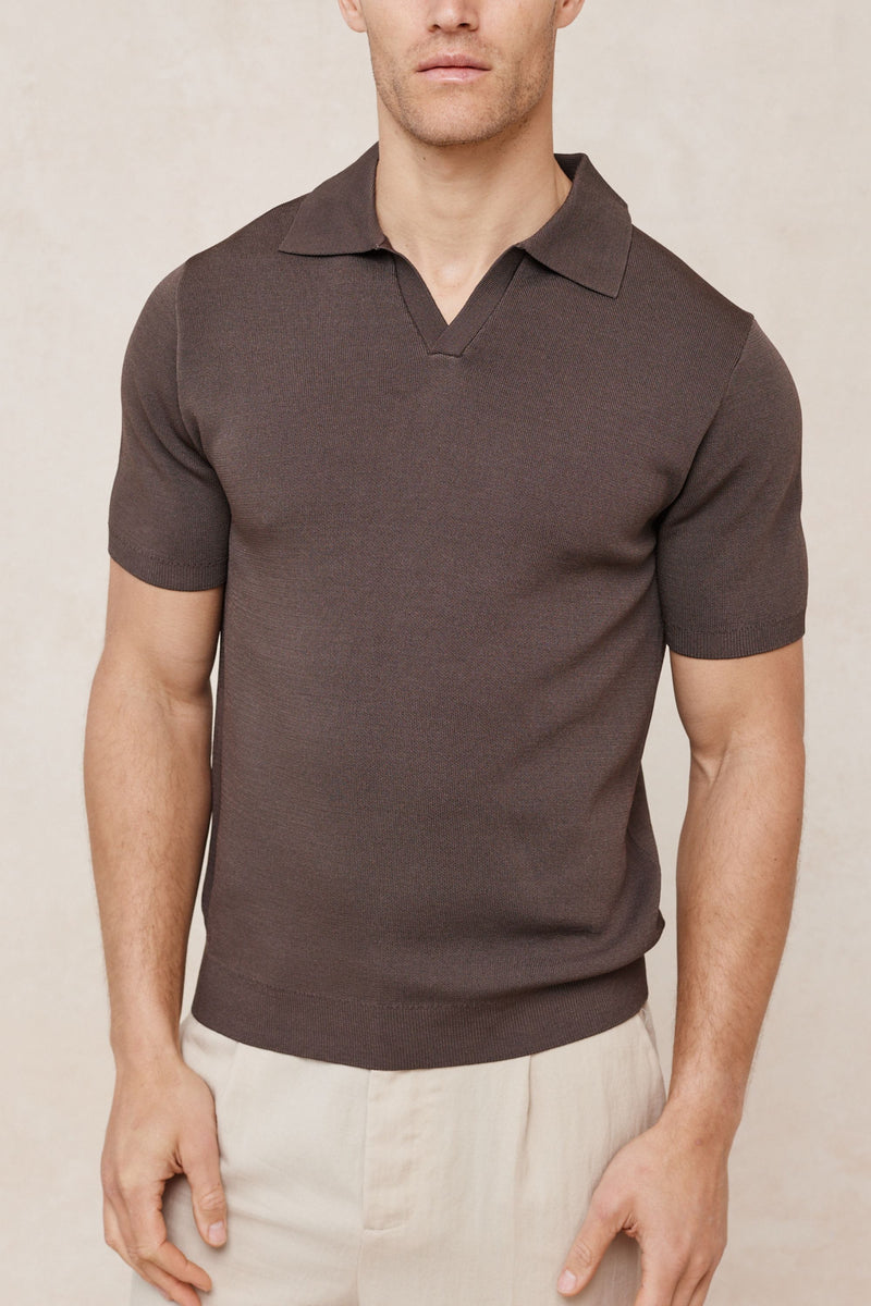 Privida Open Collar Polo - Brown