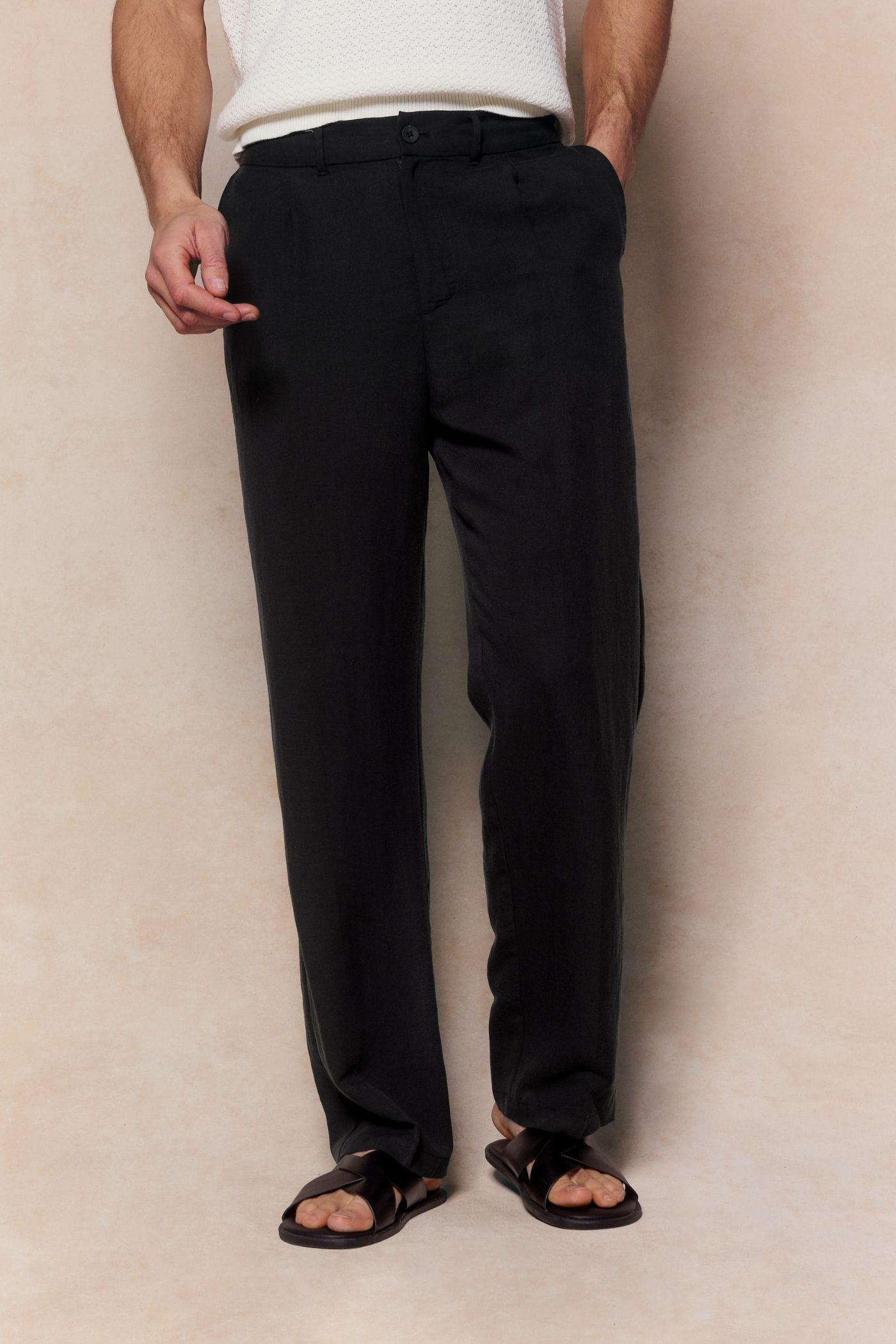 Helio Pleated Relaxed Trouser - Black