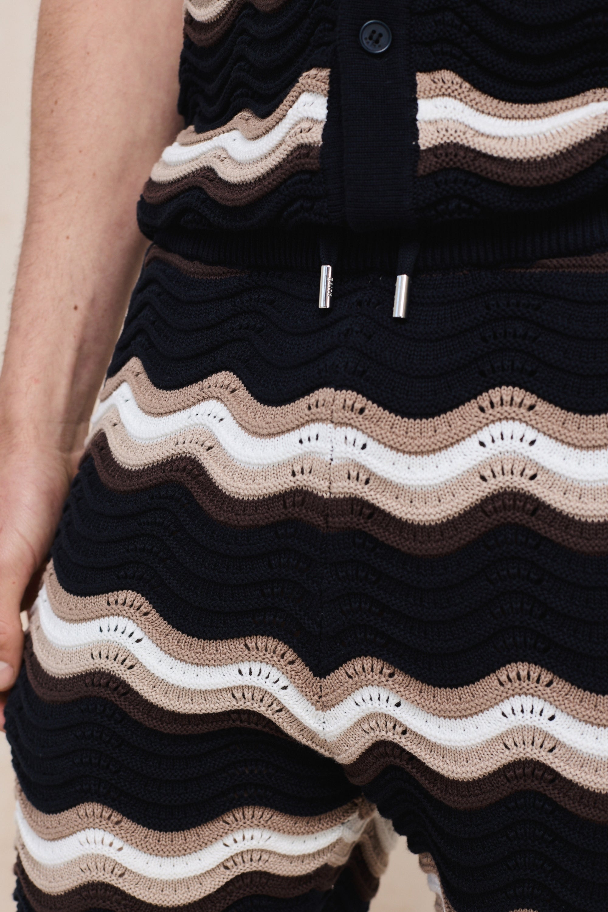 Primavera Crochet Knit Short - Black/Brown