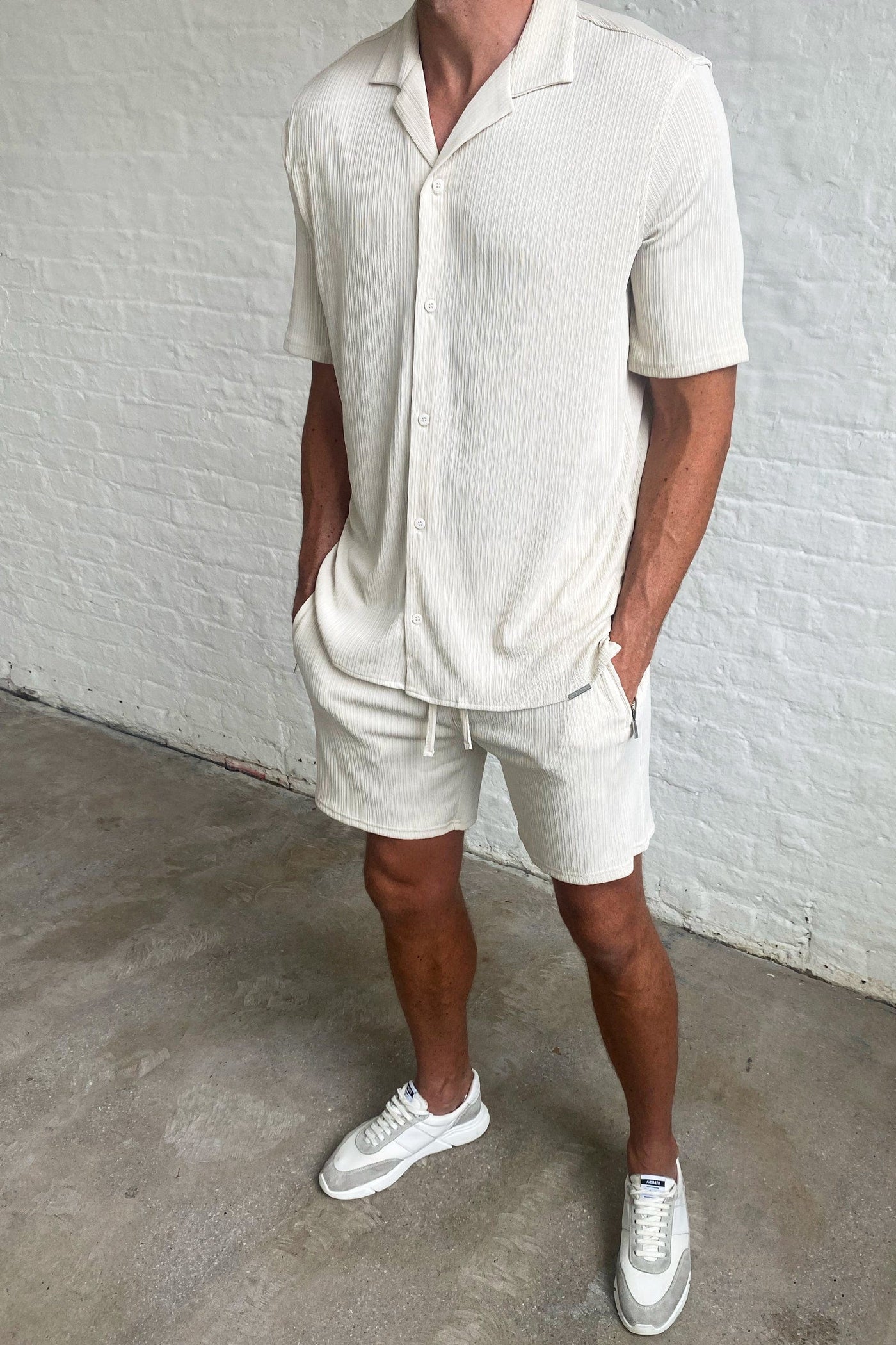 PLEATED SHORT SLEEVE SHIRT - STONE